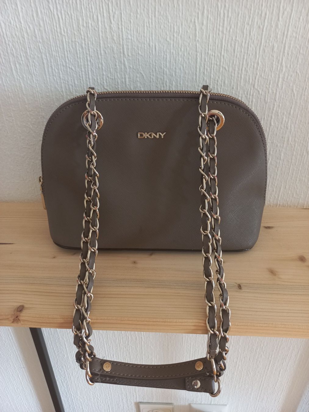DKNY Sacs femmes: Sac à main DKNY – D'occasion à Dompierre FR par fat_xth5 1