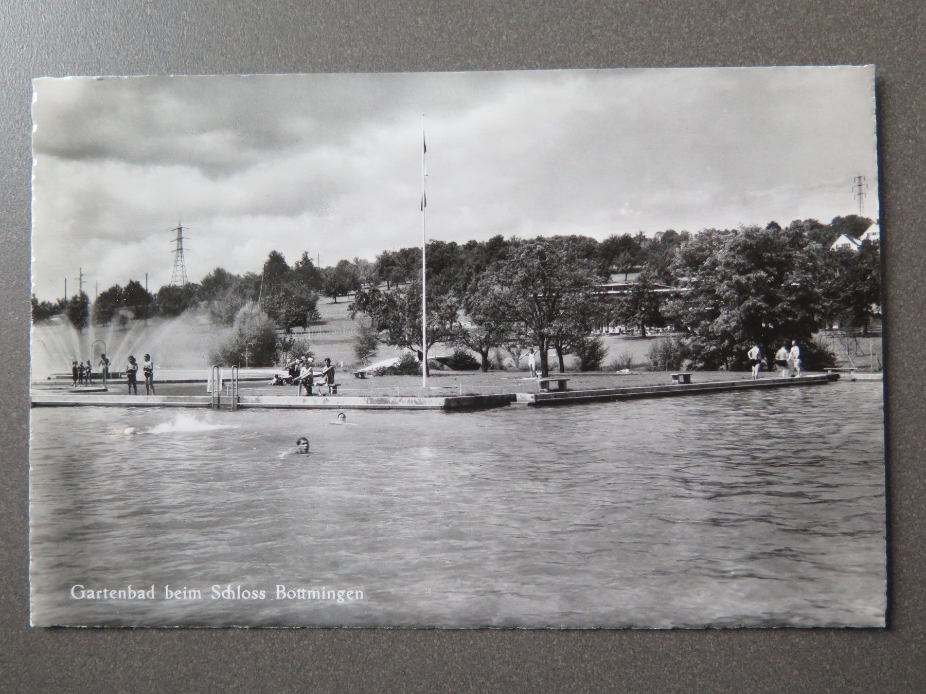 Cartoline postali: BOTTMINGEN - GARTENBAD BEIM SCHLOSS BOTTMINGEN – Usato da Wittenbach venduto da lipasal