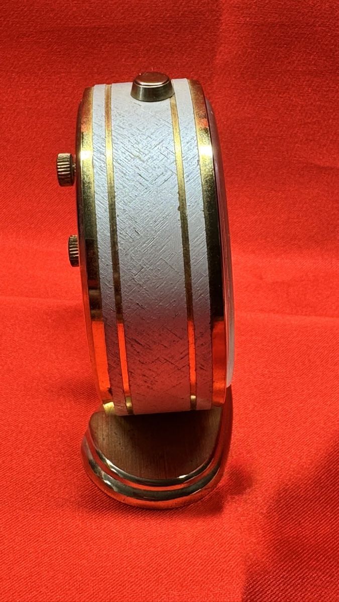 Looping Sveglie: Looping Wecker 15 Jewels Handaufzug  – Difettoso da Untersiggenthal venduto da TimeandShine 1