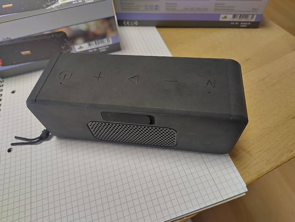Haut-parleurs: Lautsprecher Bluetooth Speaker Type S203 – D'occasion à Rothenthurm par DiscoveryLR88 3