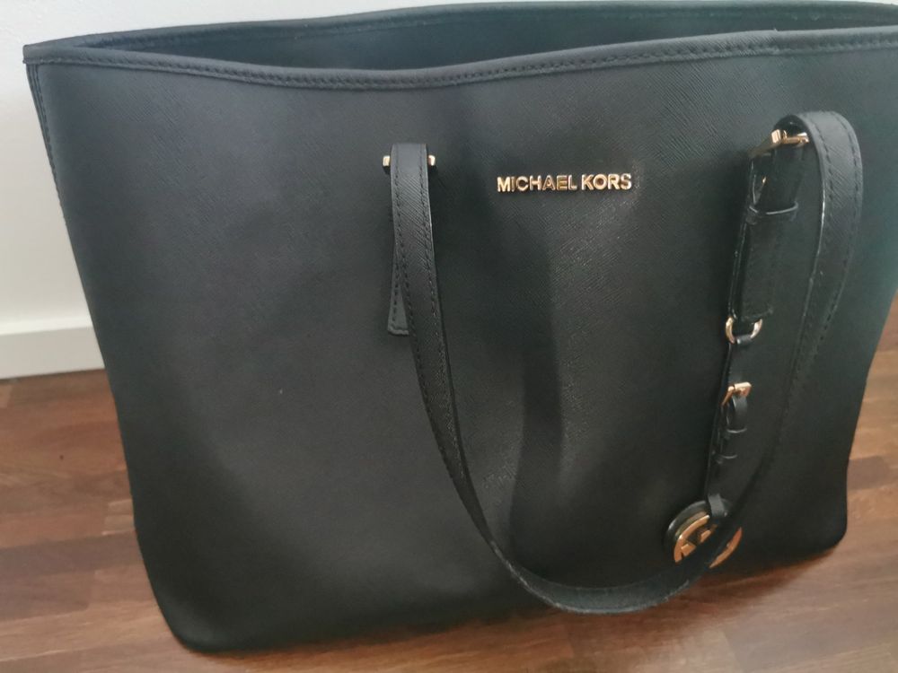 michael-kors-tasche-schwarz-kaufen-auf-ricardo