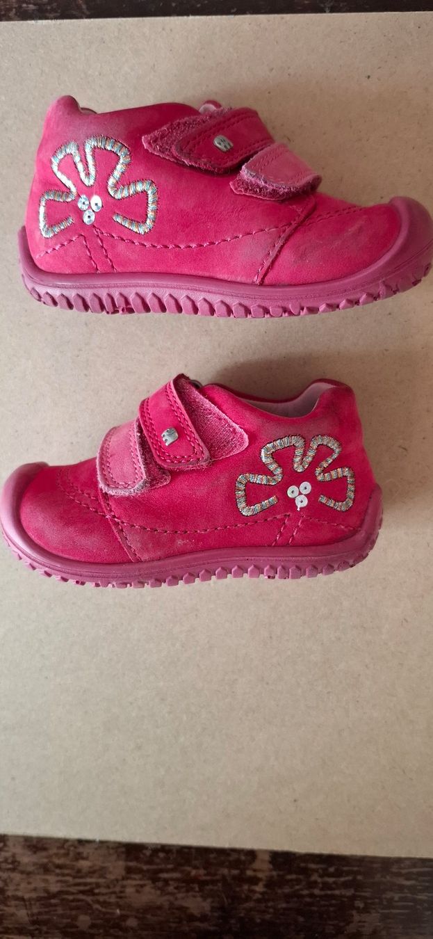 Elefanten Scarpe per ragazzi: Chaussure bébé rose, velours elefanten, Taille 19 – Usato da Lausanne venduto da GeoTrouvetou1952 1