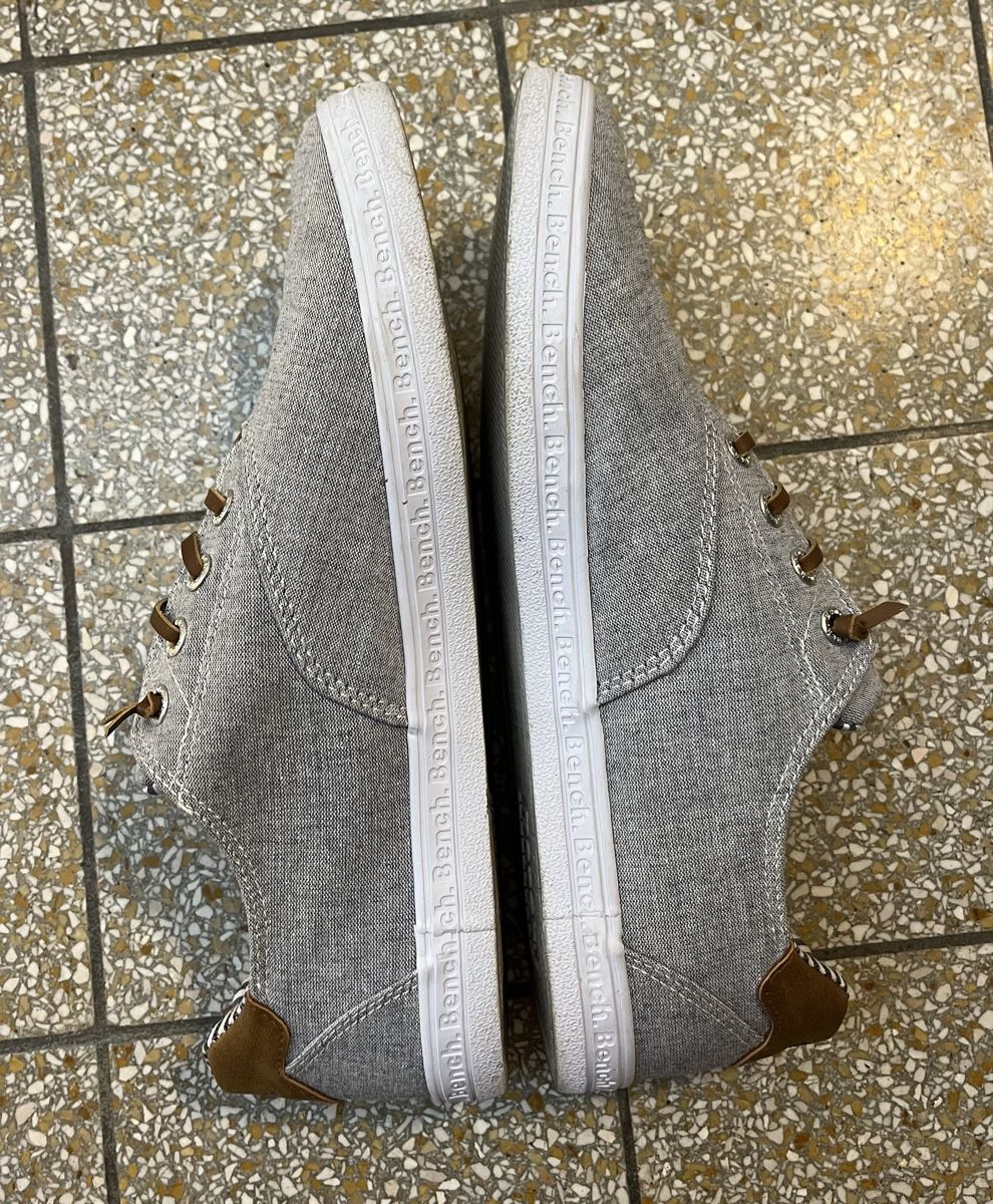 Bench Scarpe da donna: Bench Sneaker grau Gr. 40 – Usato da Winterthur venduto da Ste_Uho 2