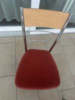 Stuhl Metall Holz Sitz rot guter Zustand