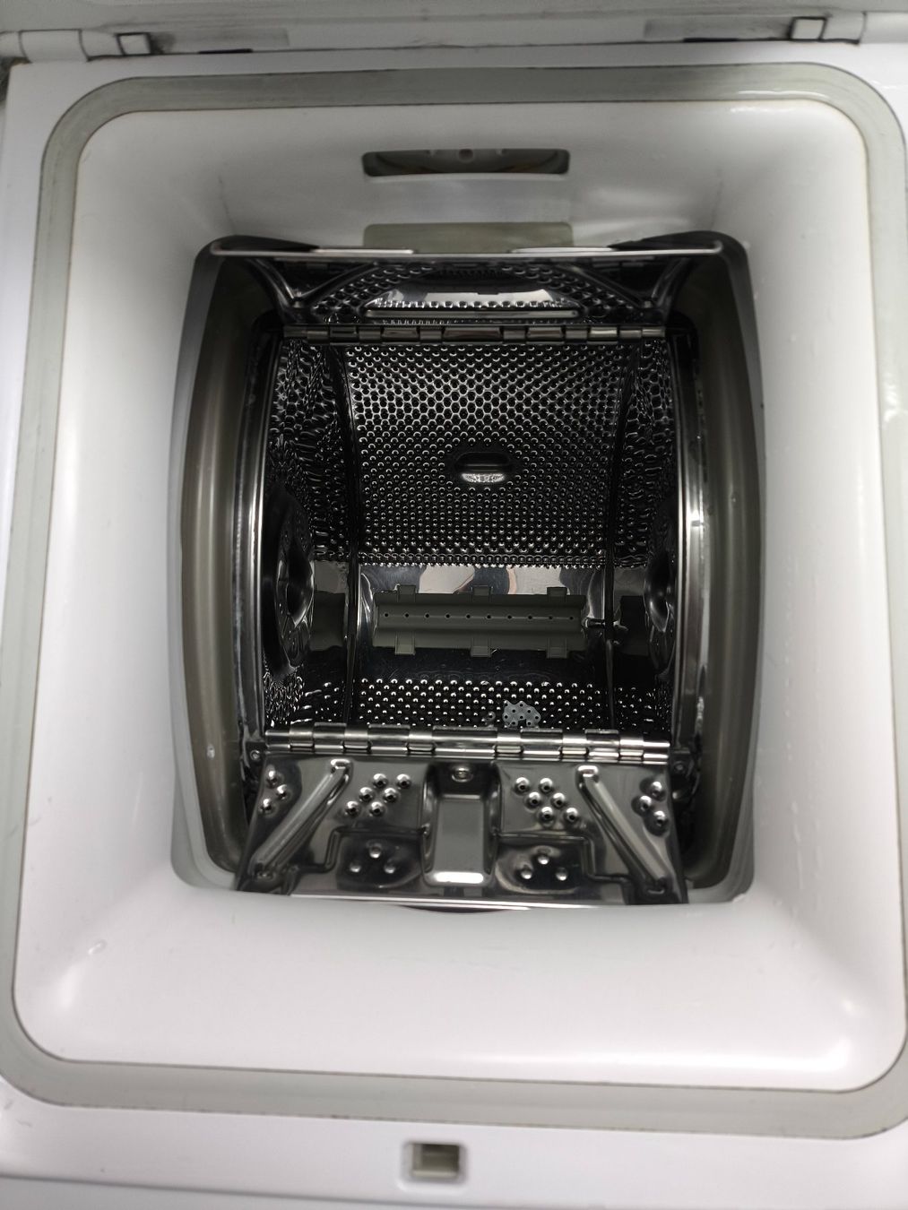 Whirlpool Lavatrici: Waschmaschine Whirlpool Toplader – Usato da Oberbipp venduto da Paul234 1