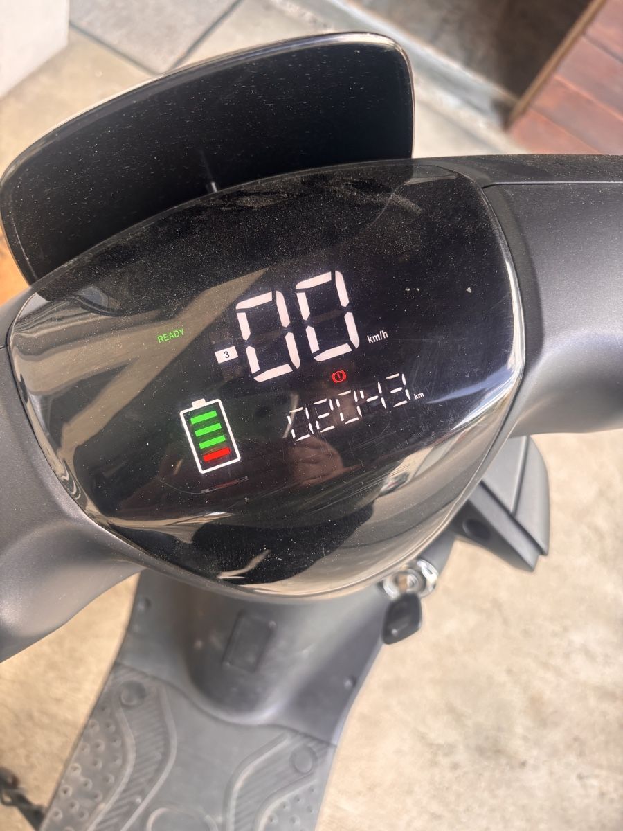 Scooter: E-Scooter Stalker XT2000 Schwarz guter Zustand – Usato da Aarwangen venduto da hen_q7kd 2