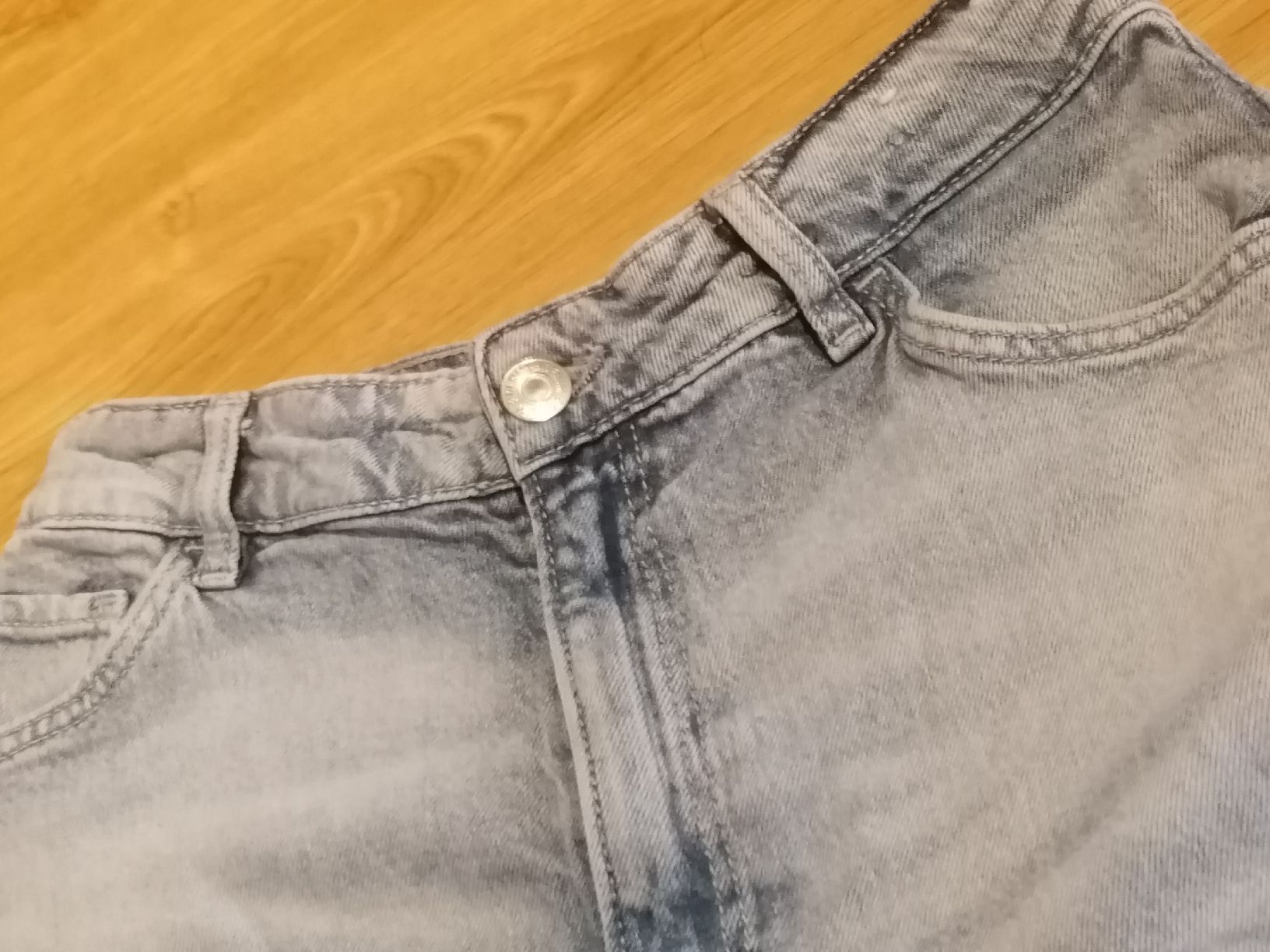 Hosen: Short en jean, short, pantalon short – Gebraucht aus Montcherand von petiteoune75 3