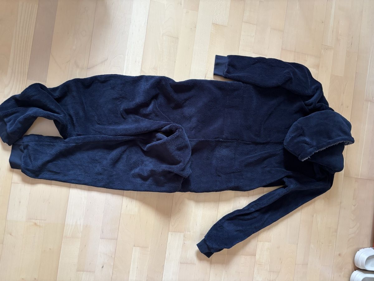 Jumpsuits: Flauschiger Jumpsuit  – Gebraucht aus Kesswil von Branca-01 3
