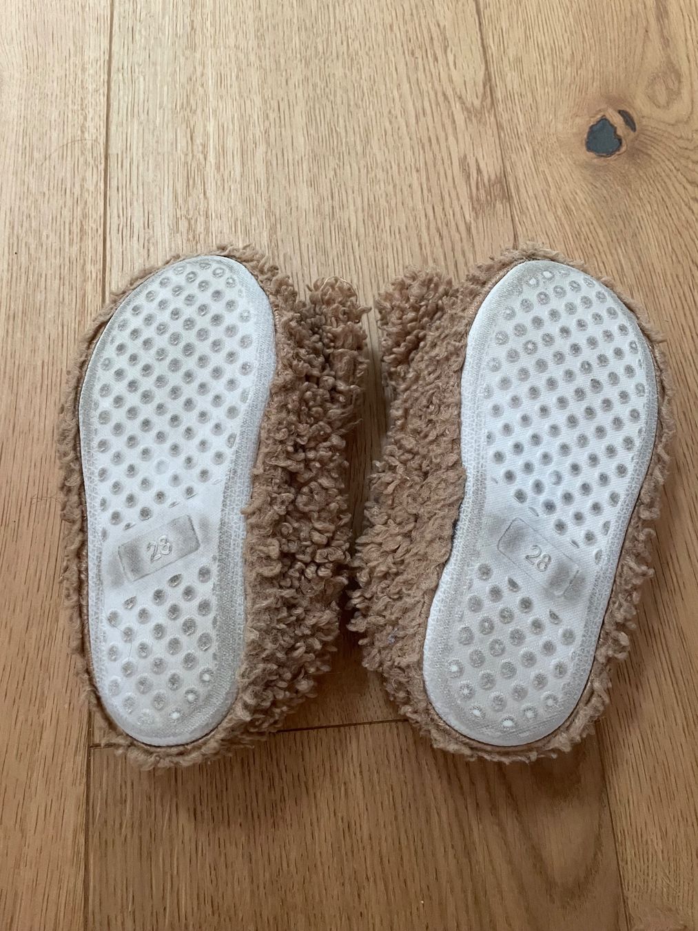 Scarpe per ragazzi: Hausschuhe – Usato da Fislisbach venduto da arse 2