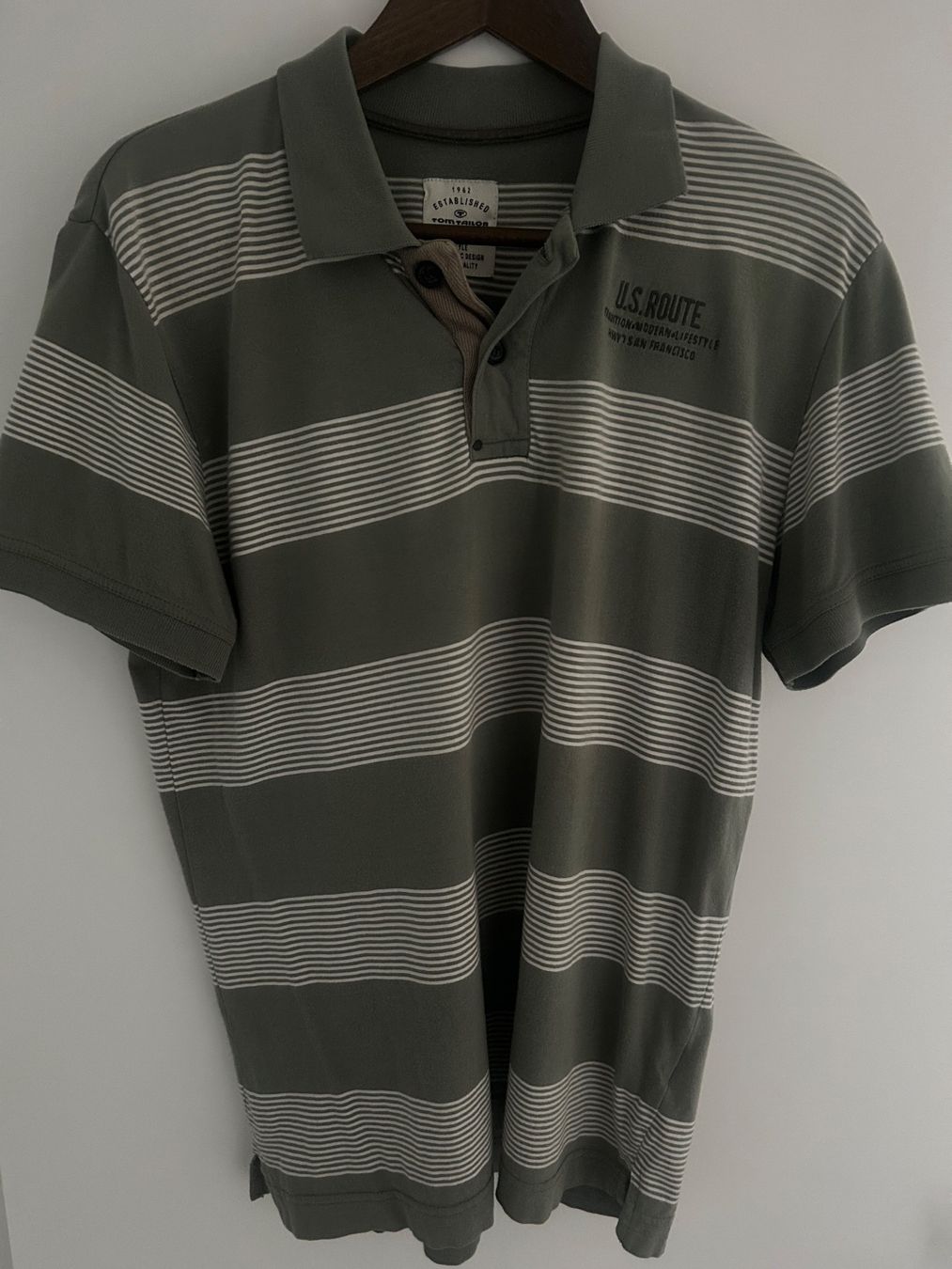 Tom Tailor Maglioni & Felpe: 5 Stück Tom Tailor Kleiderset Pullover Grösse M/L – Usato da Hittnau venduto da Oracel 1