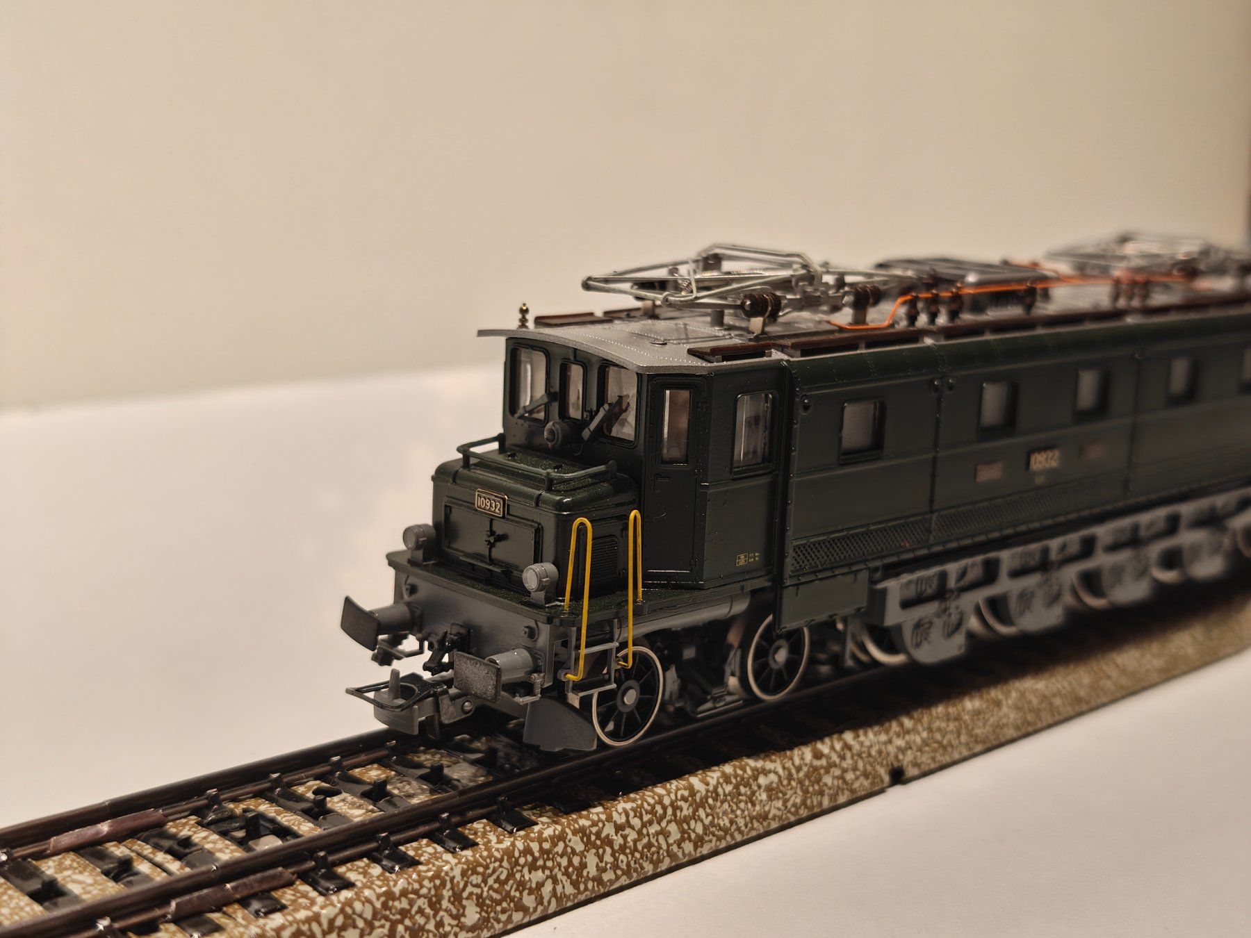 Liliput Modellini di ferrovie: Liliput 47 55 H0 SBB Ae 4/7 – Usato da Braunau venduto da Homersimpson 2