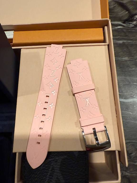 Smartwatch: Louis Vuitton Smartwatch – Usato da Nendeln venduto da ape_pv5k 2