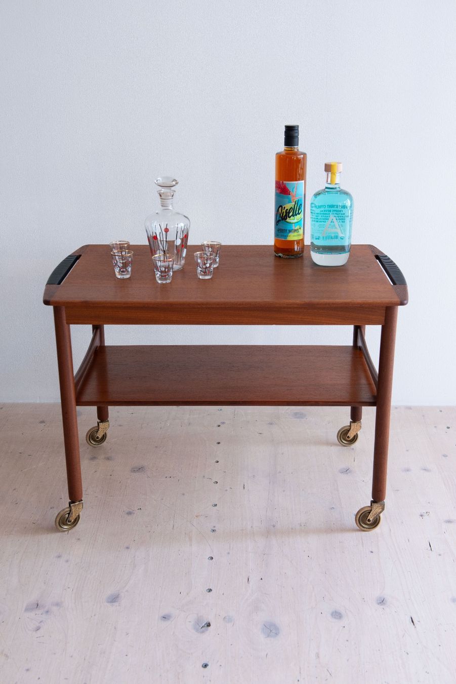 Carrelli di servizio: Danish Teak Drinks Trolley – Usato da Zürich venduto da heydaymoebel 1