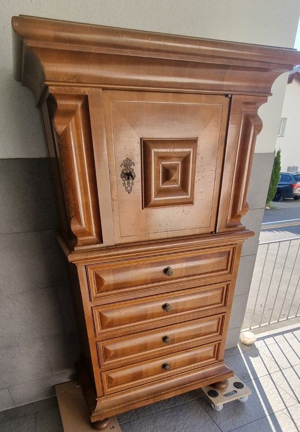 Schränke: Sehr schöner Windelschrank Windellade antik – Gebraucht aus Flums von Flumsantik 1