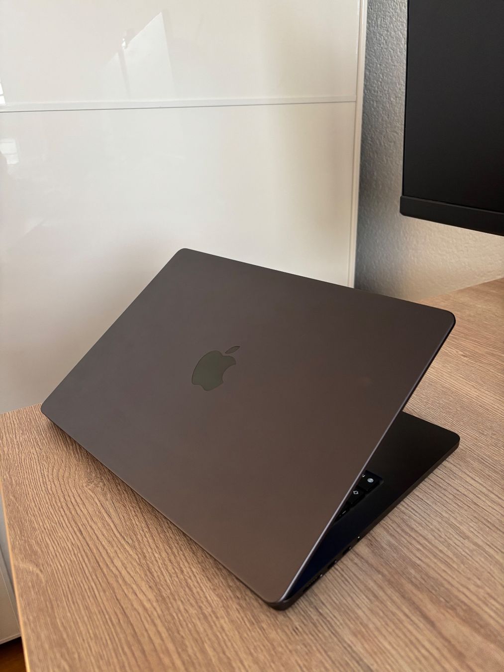 Apple Notebooks: Macbook Pro M5 24gb RAM mit Nano Texture Display – Neu (gemäss Beschreibung) aus Bern von aro_72d9 4