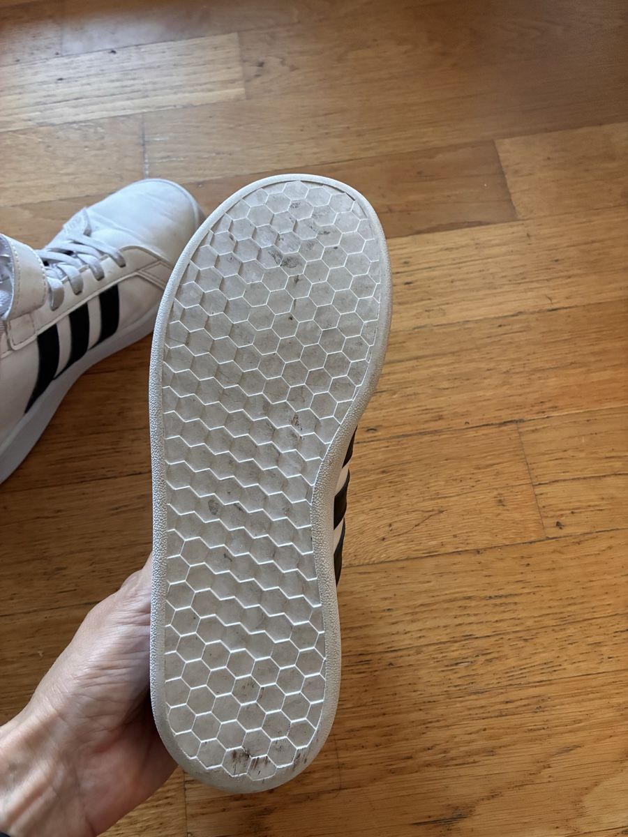 Adidas Scarpe per ragazzi: Schöne Adidas Schuhe Gr. 35 – Usato da richterswil venduto da lunamarie001 2