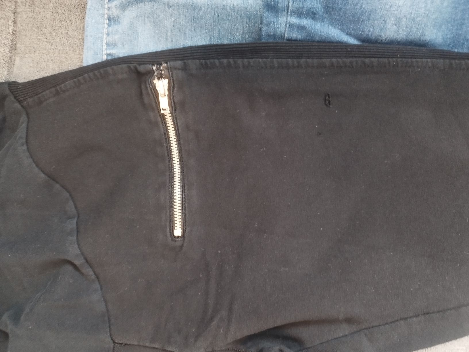 Kleiderpakete: Grosses Umstandskleiderpaket, Grösse L – Gebraucht aus Appenzell von Bal.g 7