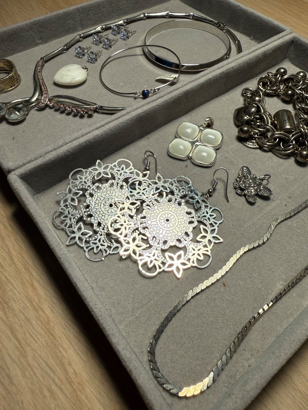 Sonstiger Schmuck: Modeschmuck-Konvolut, silber (16) – Gebraucht aus Dachsen von Lor_sch 2