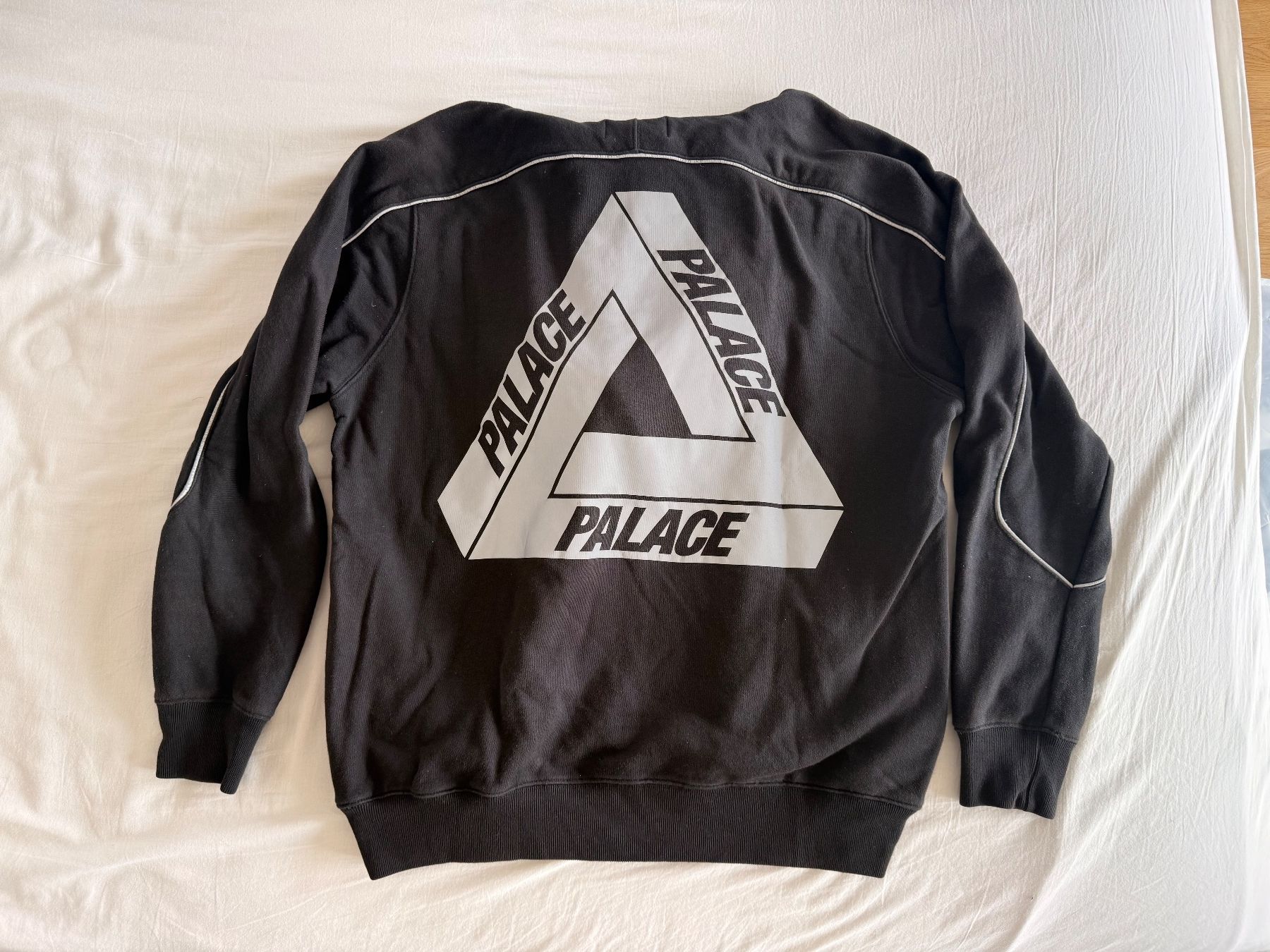 Palace Pullover & Sweatshirts: Palace Kapuzenpullover, reflektierend – Gebraucht aus Basel von SwissBoyBasel 1