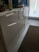 Sideboard weiss glänzend mit Türen und Schubladen