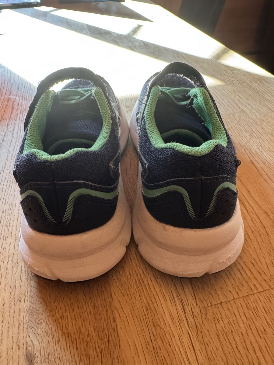 Asics Schuhe für Jungen: ASICS Sneakers – Gebraucht aus Oeschseite von -Luxury-On-Line- 1