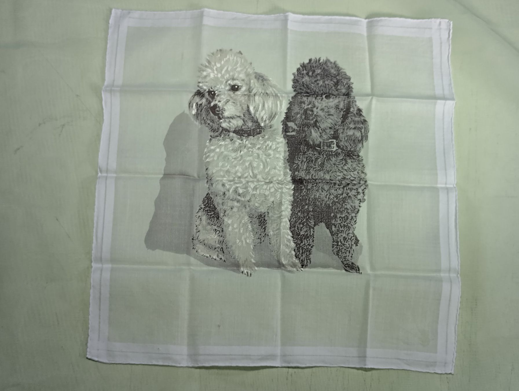 Sonstige Kleidung & Accessoires: Taschentuch 2 Pudel – Gebraucht aus Bellach von JingleCherry 1