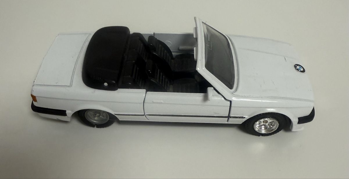 BMW Modellini d'auto: Modellauto BMW 3er Cabrio weiss – Usato da Teufen AR venduto da lexa81