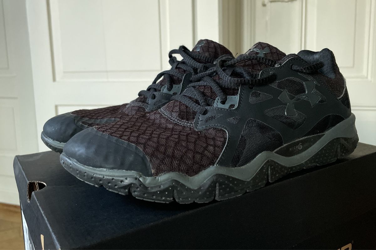 Under Armour Scarpe da uomo: Under Armour Trainingsschuhe Micro G Monza – Usato da ZÜRICH venduto da itemscollector 1