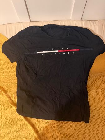 Tommy Hilfiger T-Shirt schwarz mit Logo vorne (XXXL)