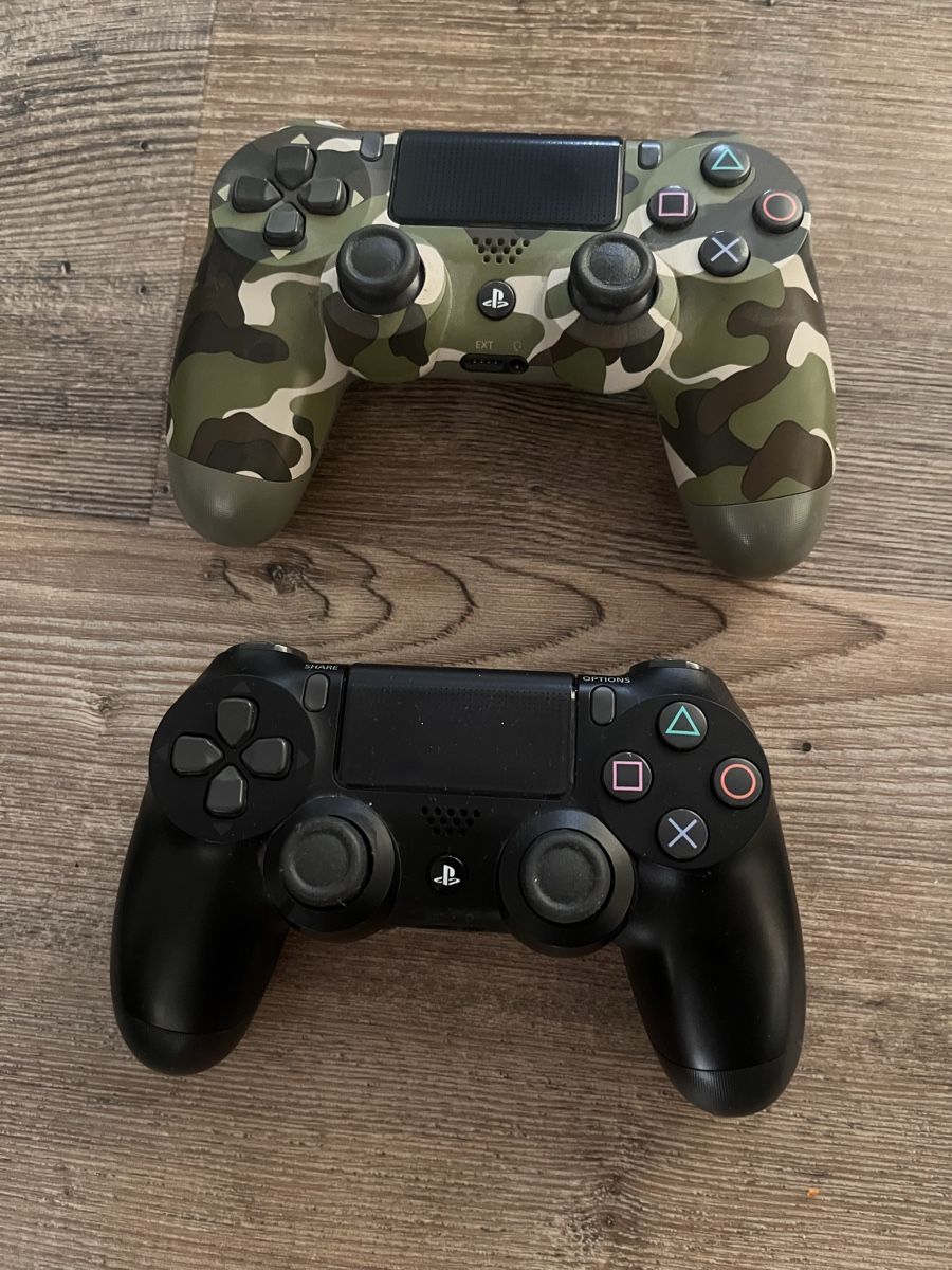Sony Console: PlayStation 4 inkl. 2 Controller & Wireless Headset – Usato da Thun venduto da dae_7vbs 1