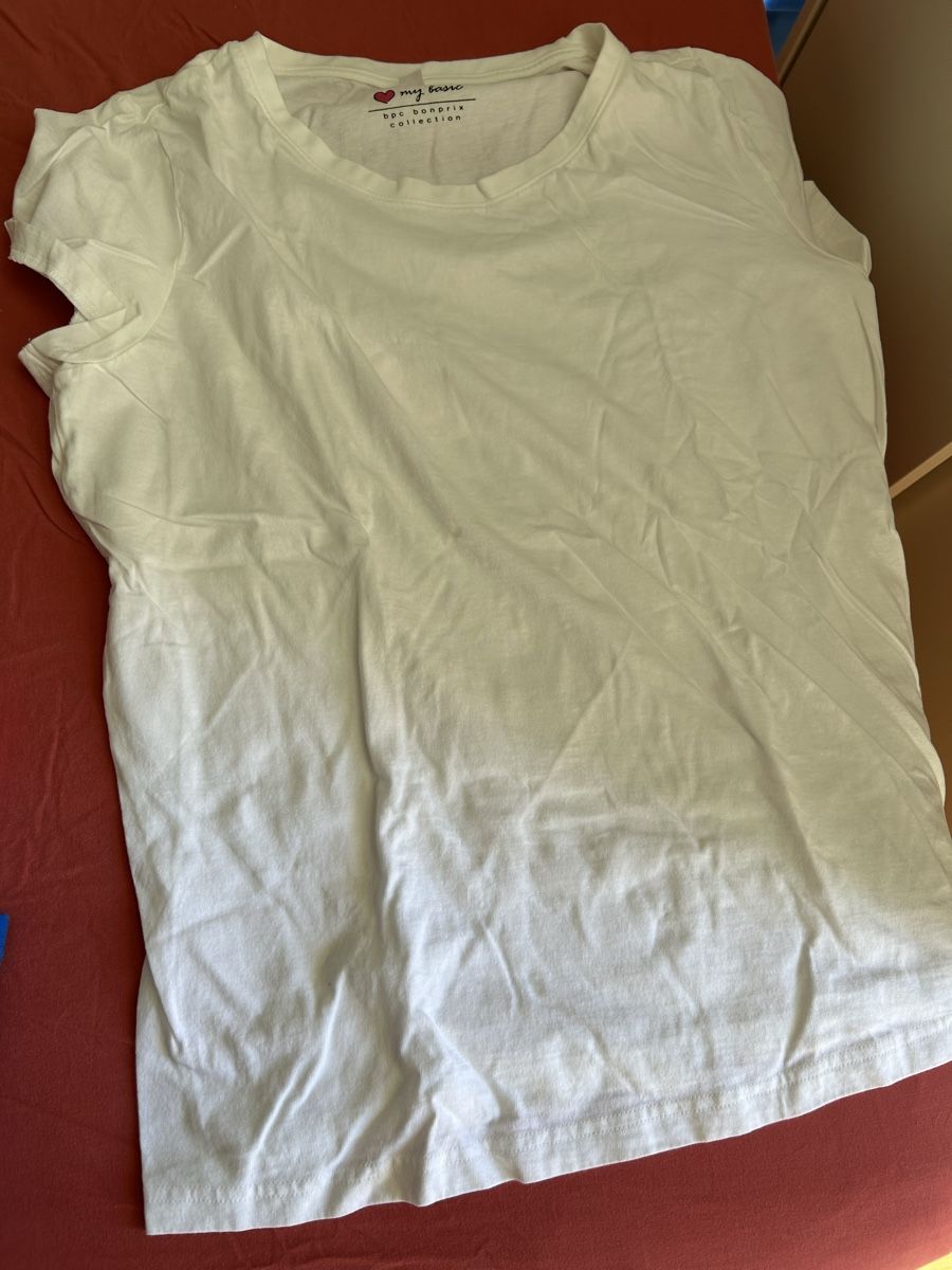 T-shirt: 4 Farbige T-Shirt – Usato da Rüti ZH venduto da Masken 3