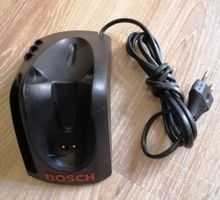 Original Bosch Ladegerät 2 607 225 089 für IXO II / IXO III