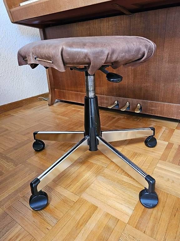 Strumenti musicali: Piano droit Petrof P100 avec siège – Usato da Cheseaux venduto da 19j_h9pw 3
