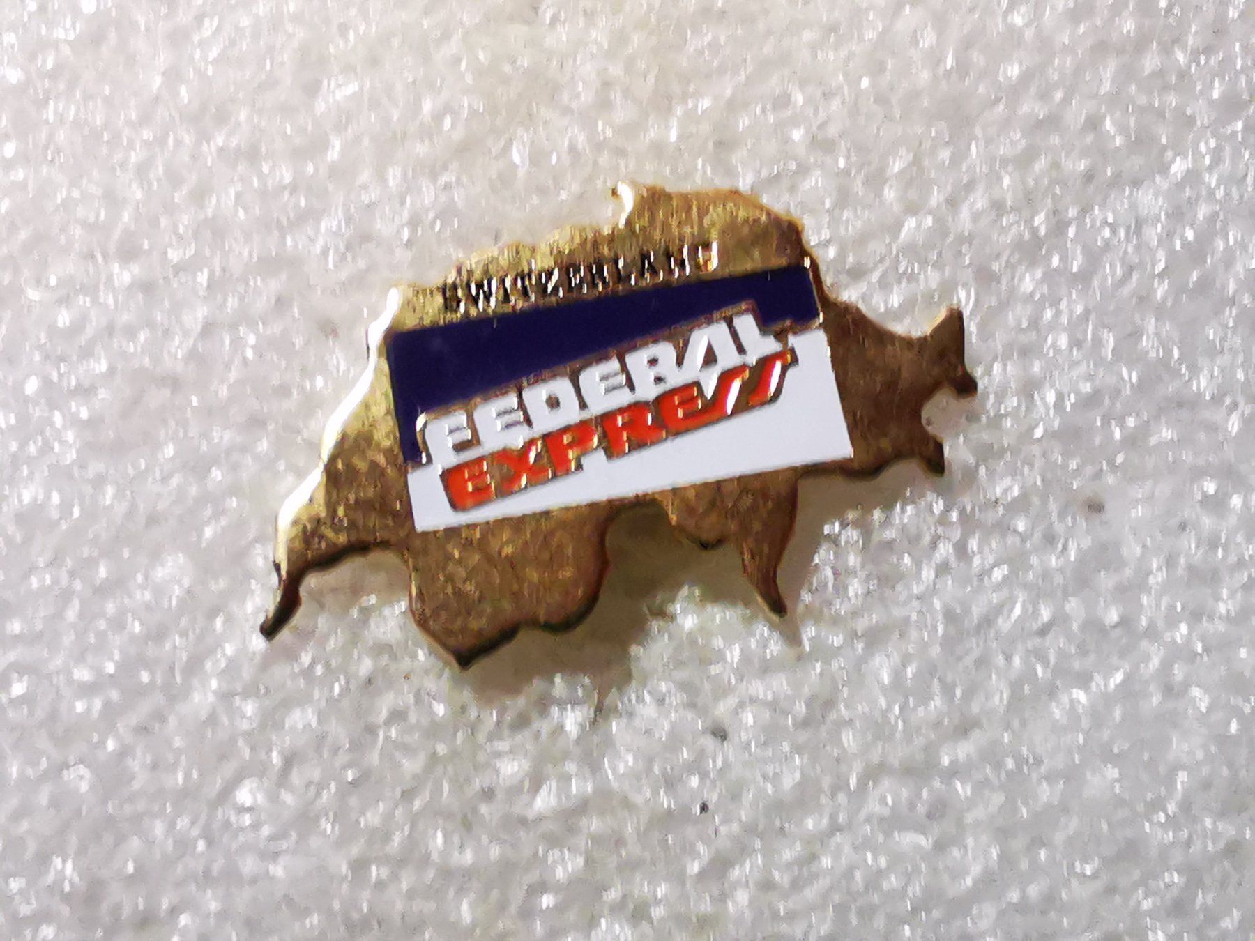 Plaquettes & Badges: Ansteckpin 38: Federal Express – D'occasion à Oppligen par Pin-Fall-Shop