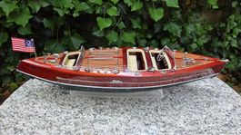 Sehr schönes, in Museumssqualität gebautes Holzboot