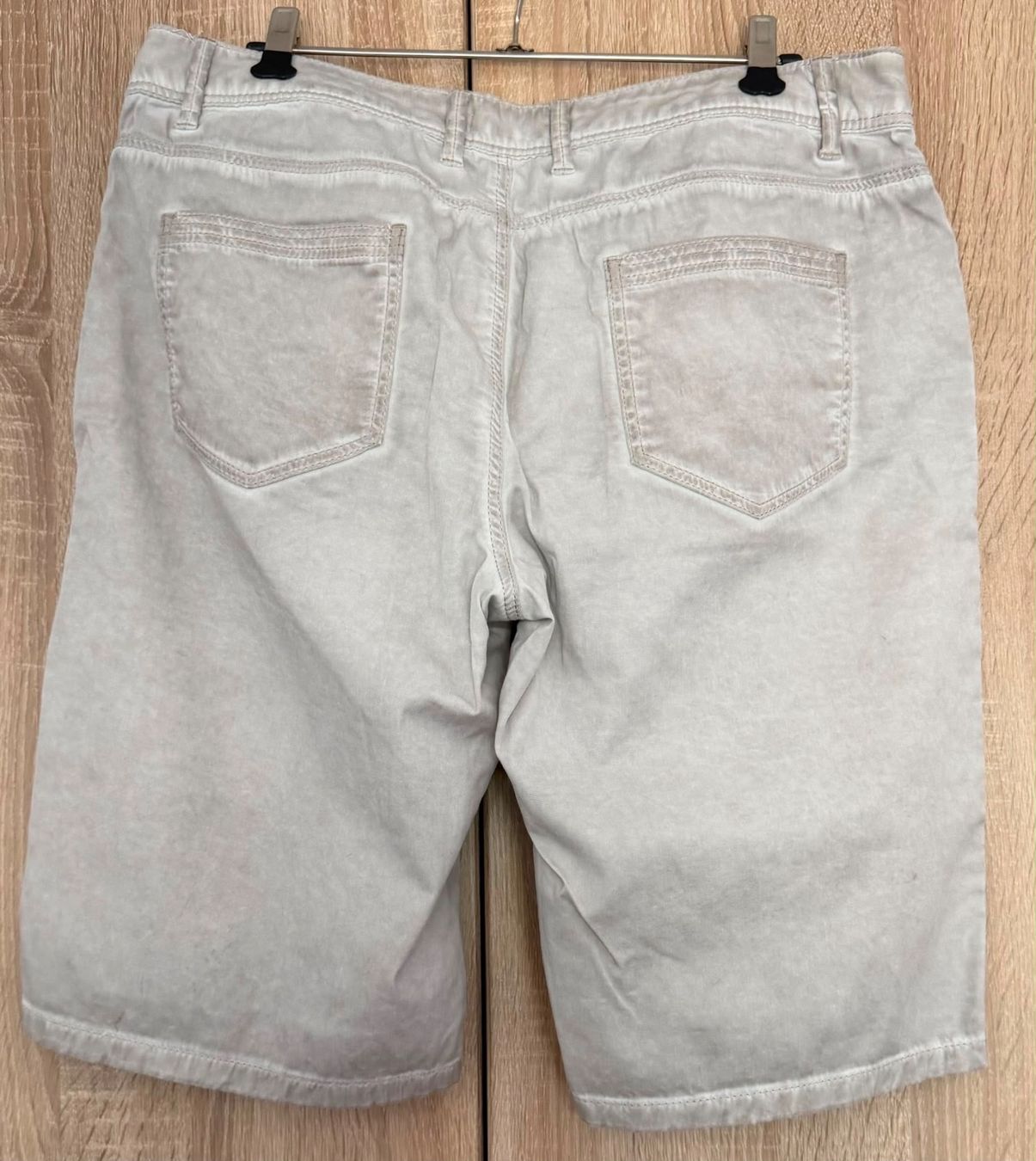 S.Oliver Pantalons: S.Oliver Shorts beige Grösse 40 – D'occasion à Nussbaumen AG par brigitebardot 1