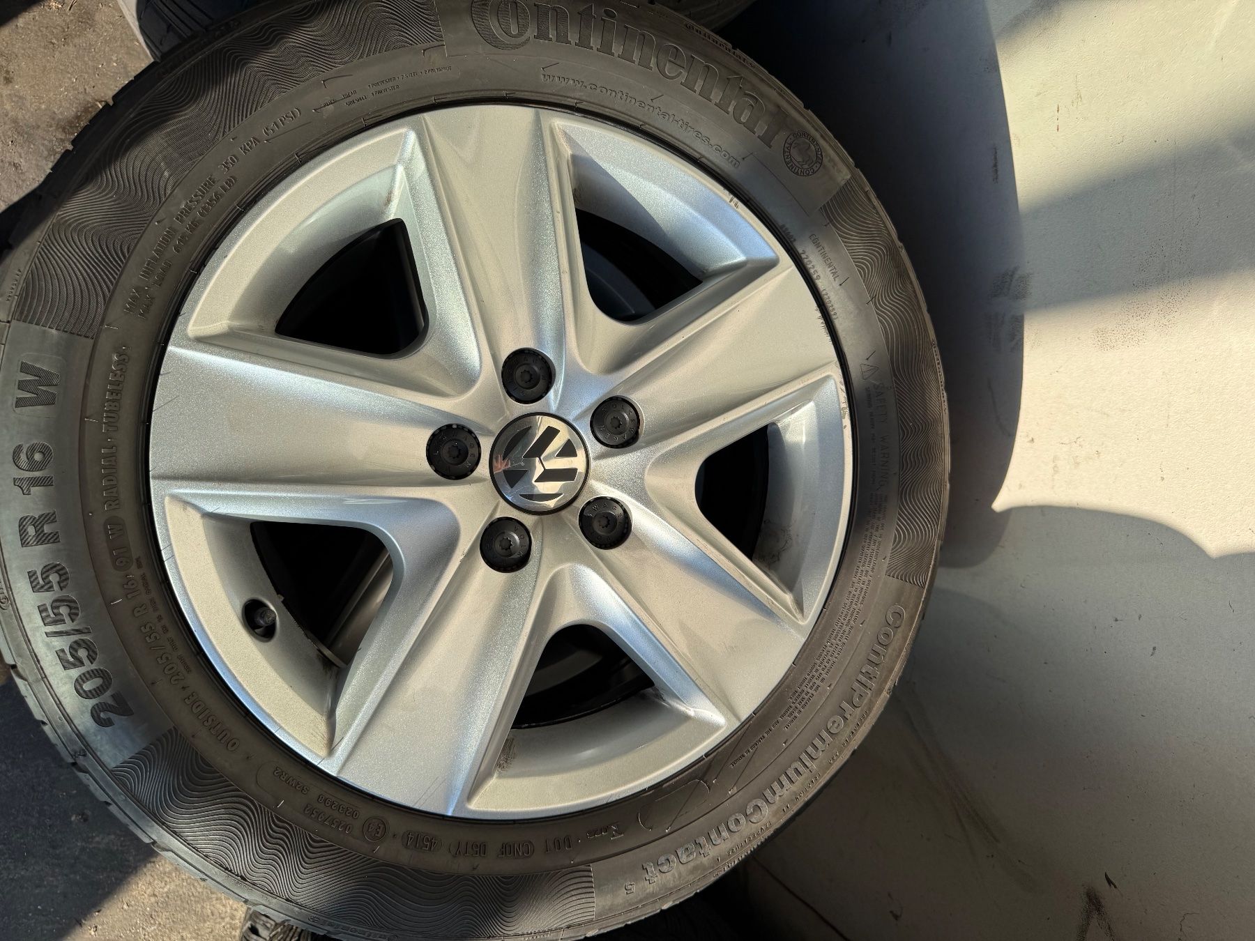 Volkswagen Pneumatici & Ruote complete: VW Golf Plus Original Kompletträder – Usato da Rotkreuz venduto da garage-wismer-ag