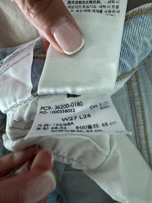 Jeans: Levis Jeans Damen 501 – Usato da Rotkreuz venduto da LoriLori 2