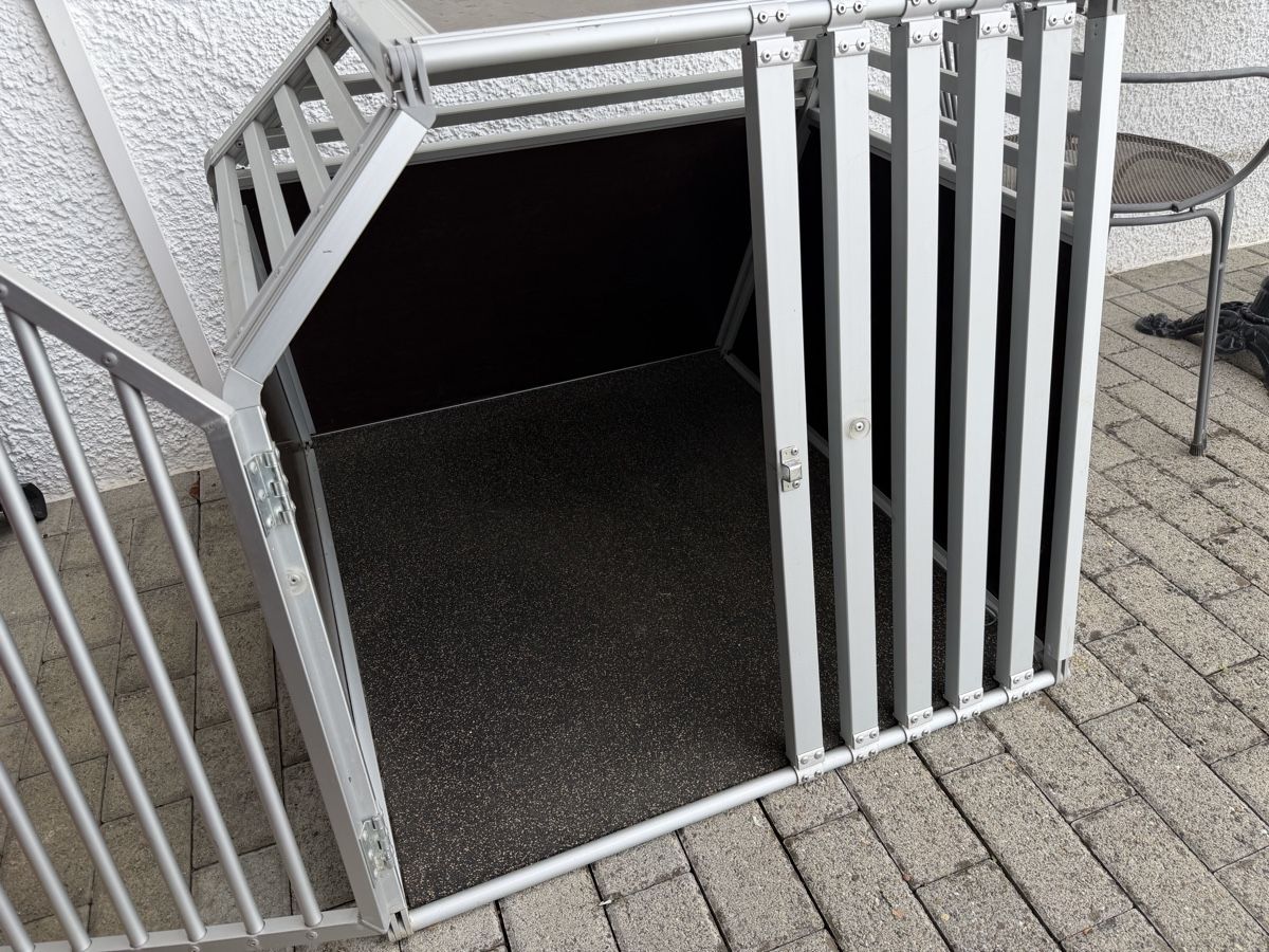 Gabbie, trasporto & Sicurezza: Schmidt Hundebox XL mit Leiter – Usato da Endingen venduto da Rabbel 1