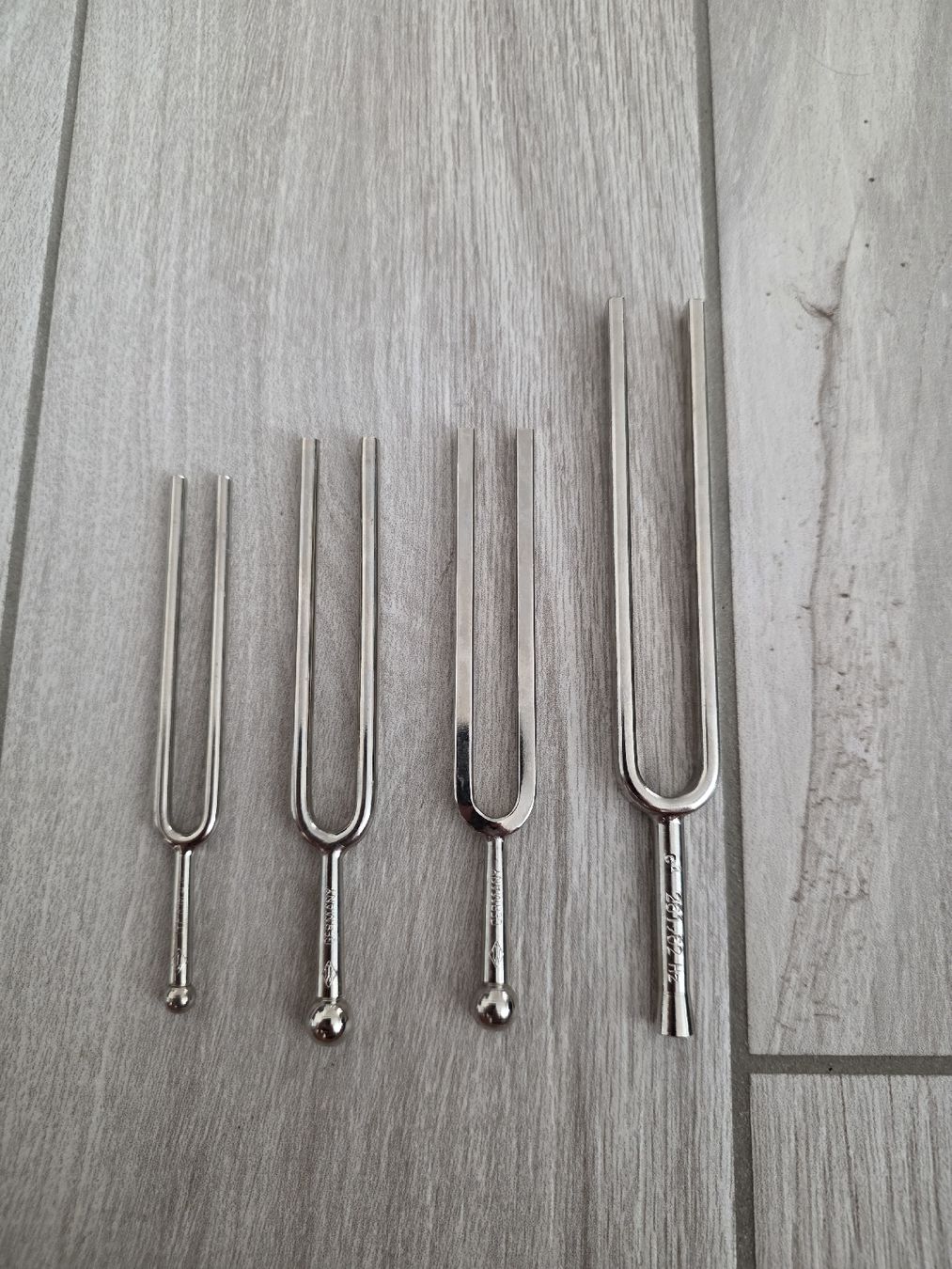 Instruments de musique: 4 Stimmgabeln Germany Metall  – D'occasion à Dorf par Echo_Elements