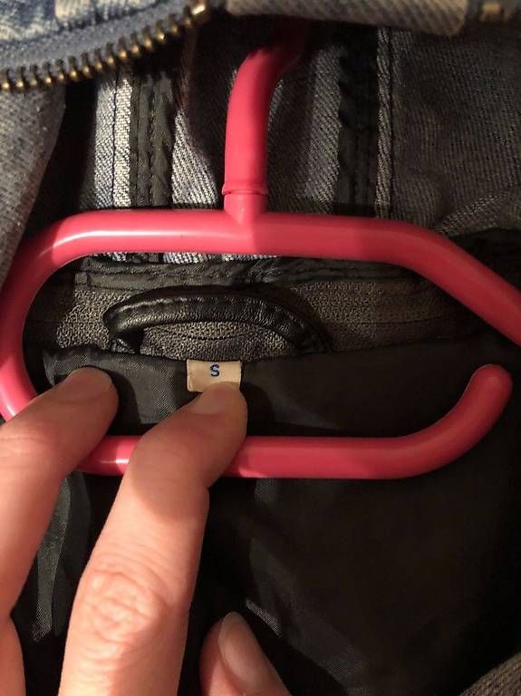 Jacken: Kunstlederjacke mit Jeans, Gr. S – Gebraucht aus Kriessern von c_n1 4