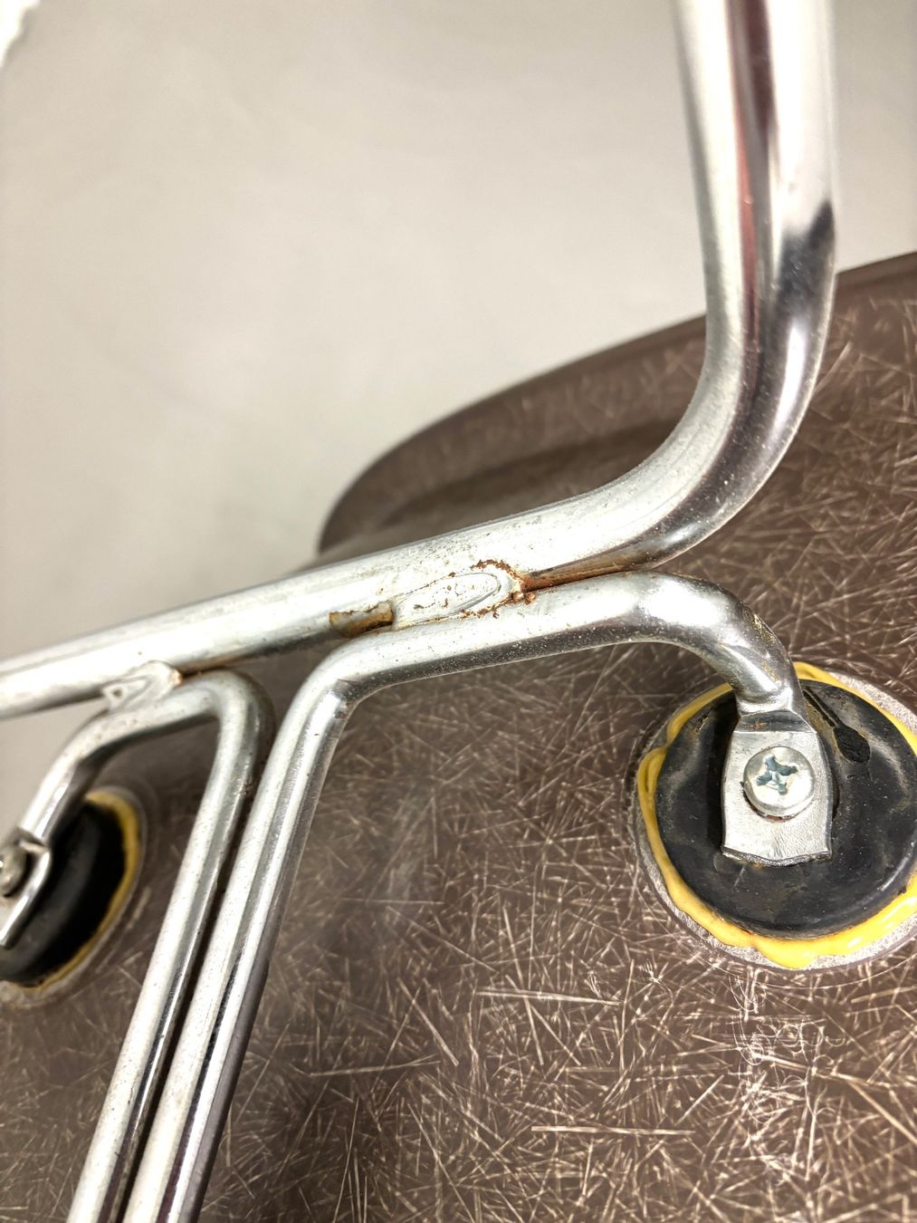 Eames Stühle: Eames Stuhl braun von Vitra / Miller – Gebraucht aus Zürich von Bob221 6