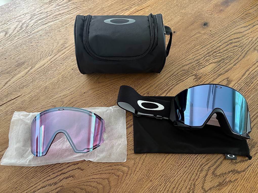 Oakley Occhiali & Lenti: Oakley Flow Scape L Snow Google – Usato da Möhlin venduto da Aries80