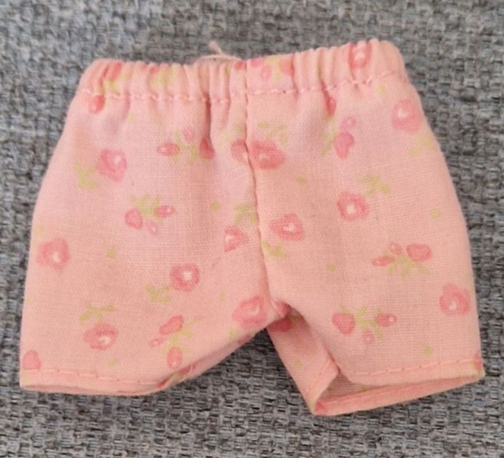 Bambole: short pour Barbie – Usato da Couvet venduto da Pioune