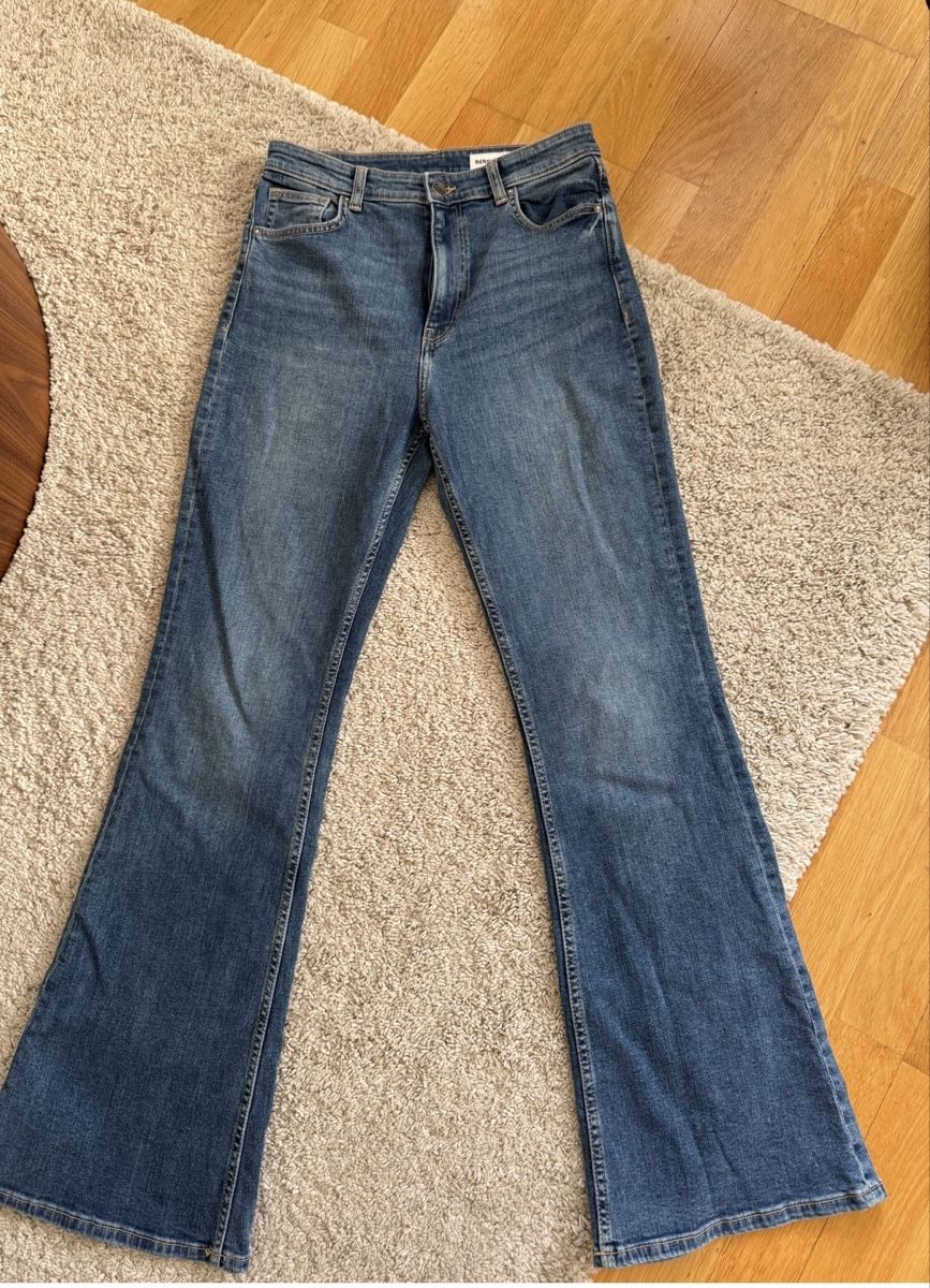 Bershka Jeans: Flared jeans – Neu (gemäss Beschreibung) aus Bern von FashionK92