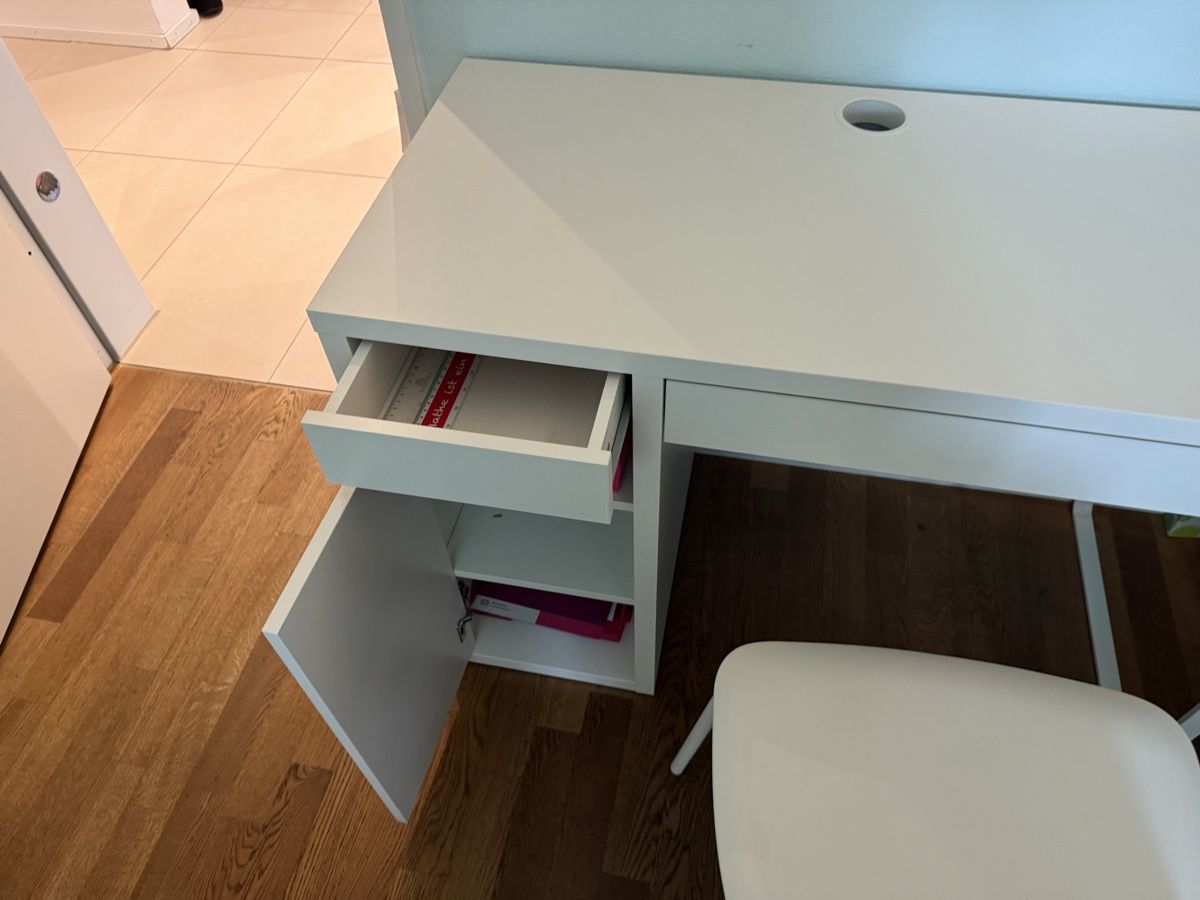 Ikea Scrivanie: Schreibtisch und Stuhl Ikea Micke – Usato da Zürich venduto da Vogtk 3