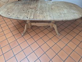 Esstisch oval aus massivem Kiefernholz gebraucht