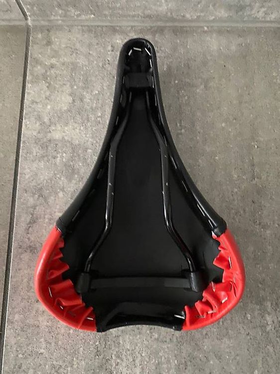 Pezzi di ricambio: Roter & Schwarzer Velo Sattel Fahrrad Ledersattel – Usato da Eich venduto da ka_st 3