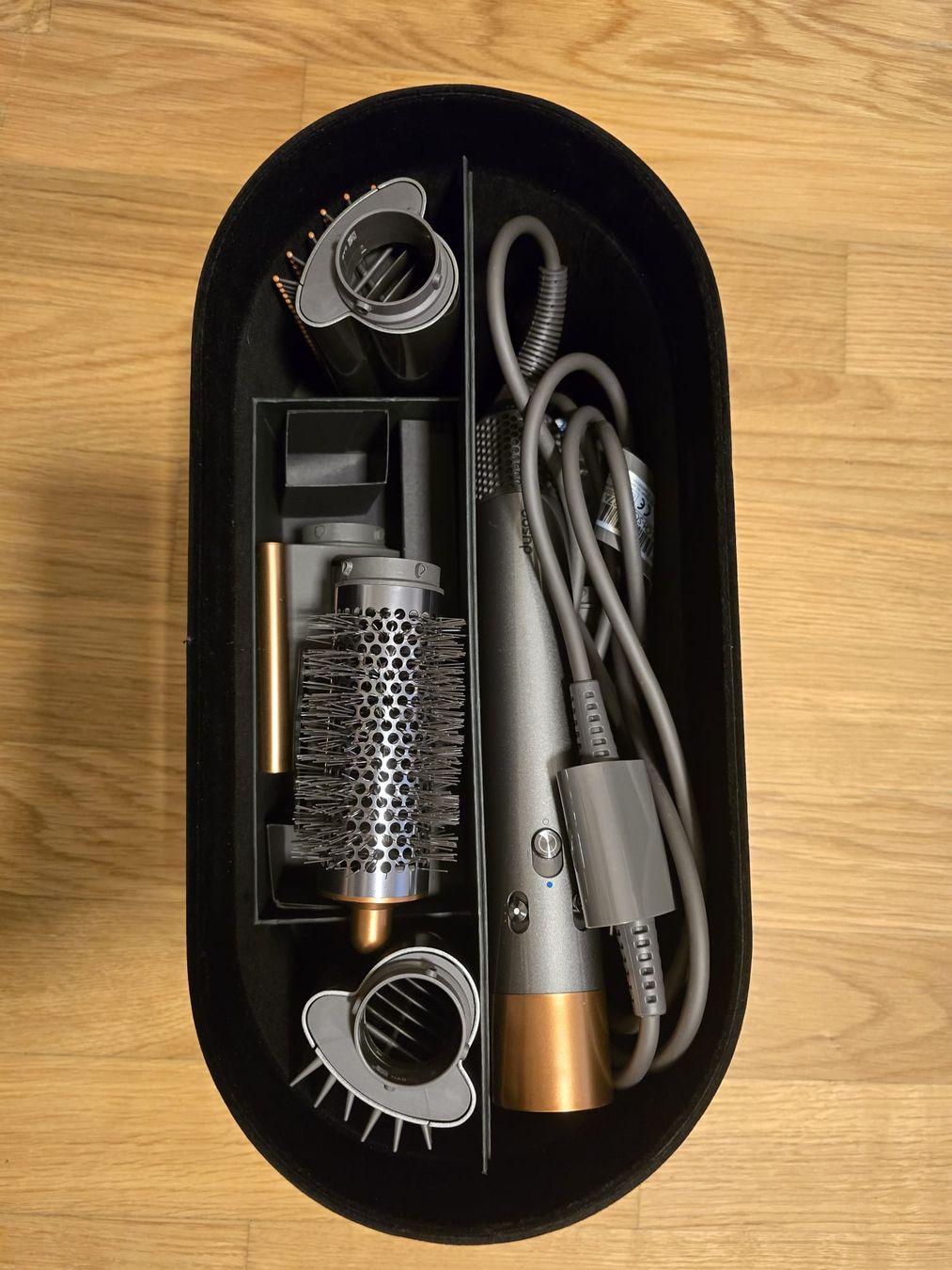 Dyson Asciugacapelli: Dyson Airwrap Complete Long gebraucht mit Zubehör  – Usato da Cham venduto da Ford-021 3