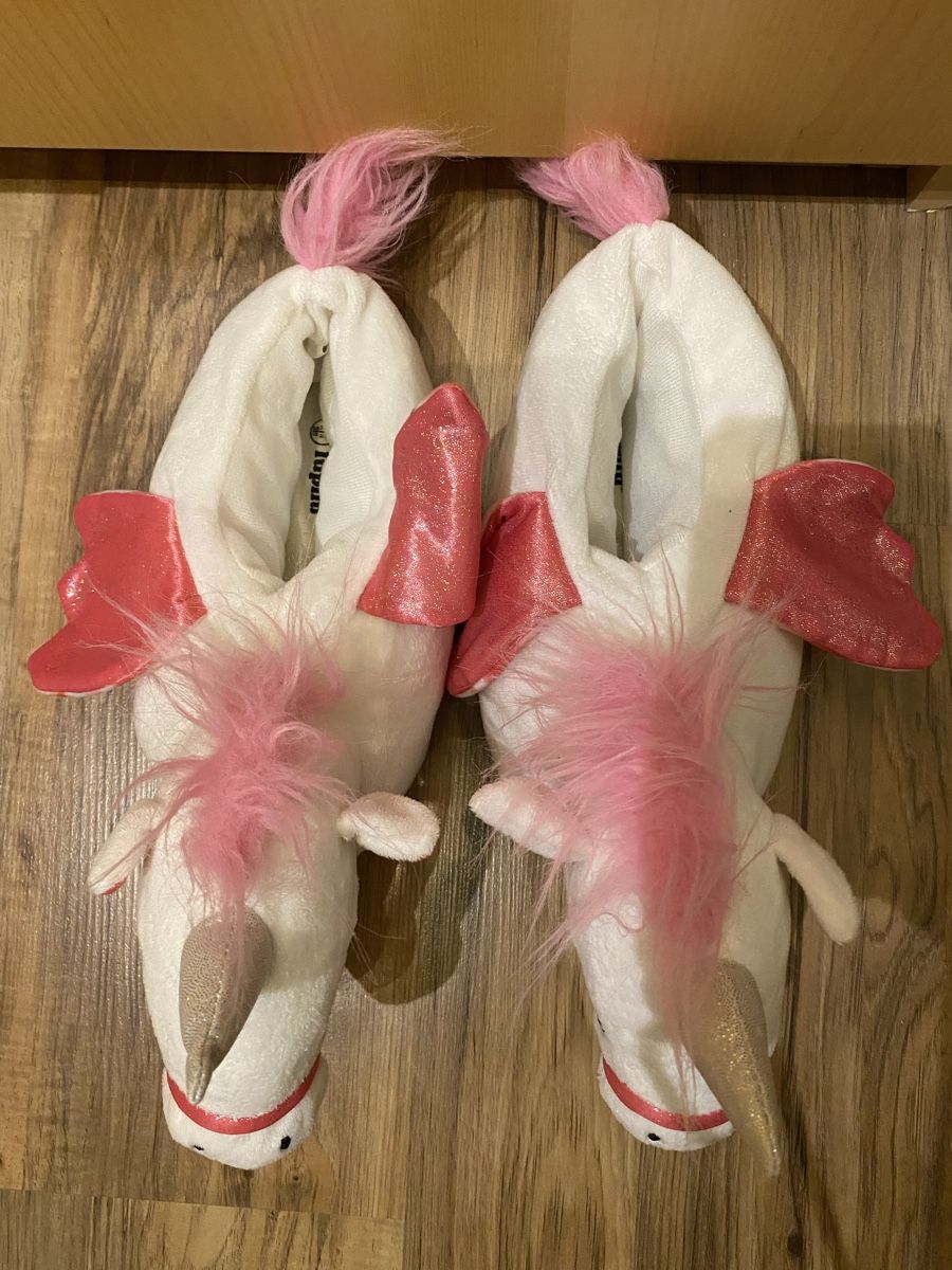 Scarpe per ragazze: Einhorn Hausschuhe Grösse 34/35 – Usato da Grasswil venduto da pp7830 2